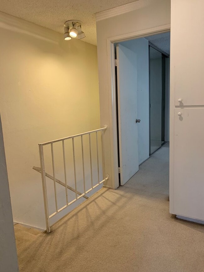 Building Photo - Adorable 3 Bed 1.5 Bath Covell Commons Condo ( fall Rental )