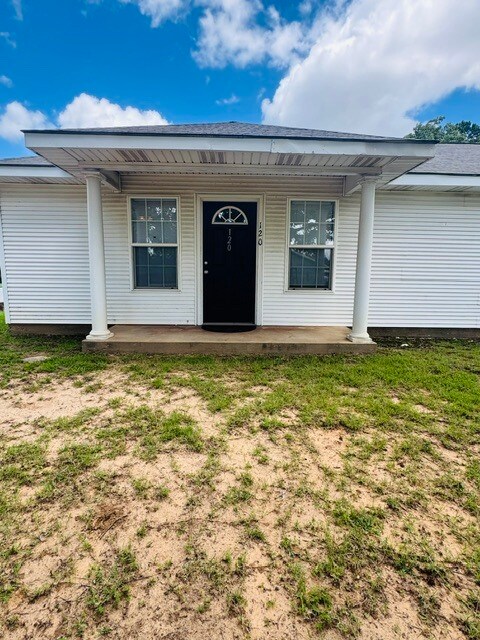Building Photo - 120 Peavine Rd