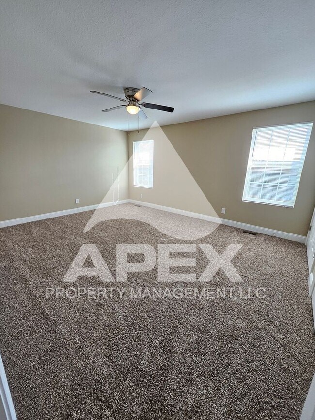 Building Photo - AVALON TOWNHOMES – LIKE NEW - 2 Bd/2.5 Ba Townhome off Topside Road with convenient access to Mar...