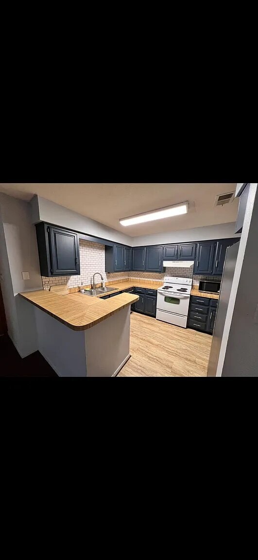 Building Photo - 356 Park Brook Dr