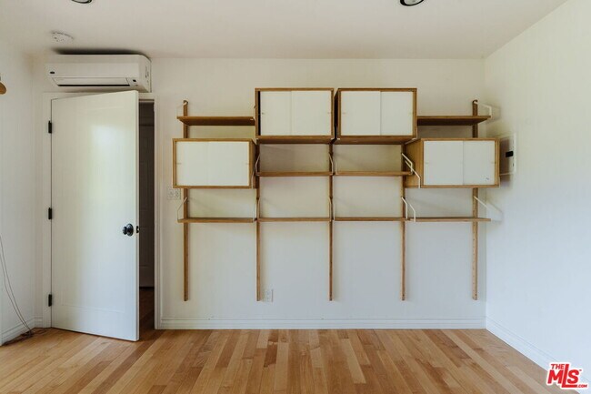 Building Photo - 2344 Sunset Heights Dr