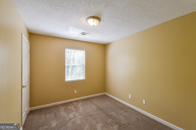 Building Photo - 388 Montgomery Pl