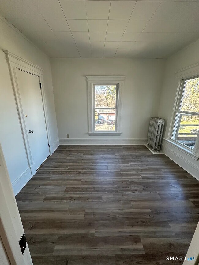 Building Photo - 173 Mansfield Ave