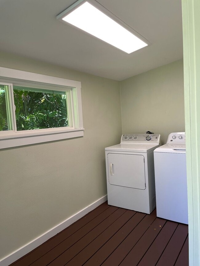 Building Photo - Kailua Lifestyle in 2 Bedroom 2 Bath Charmer