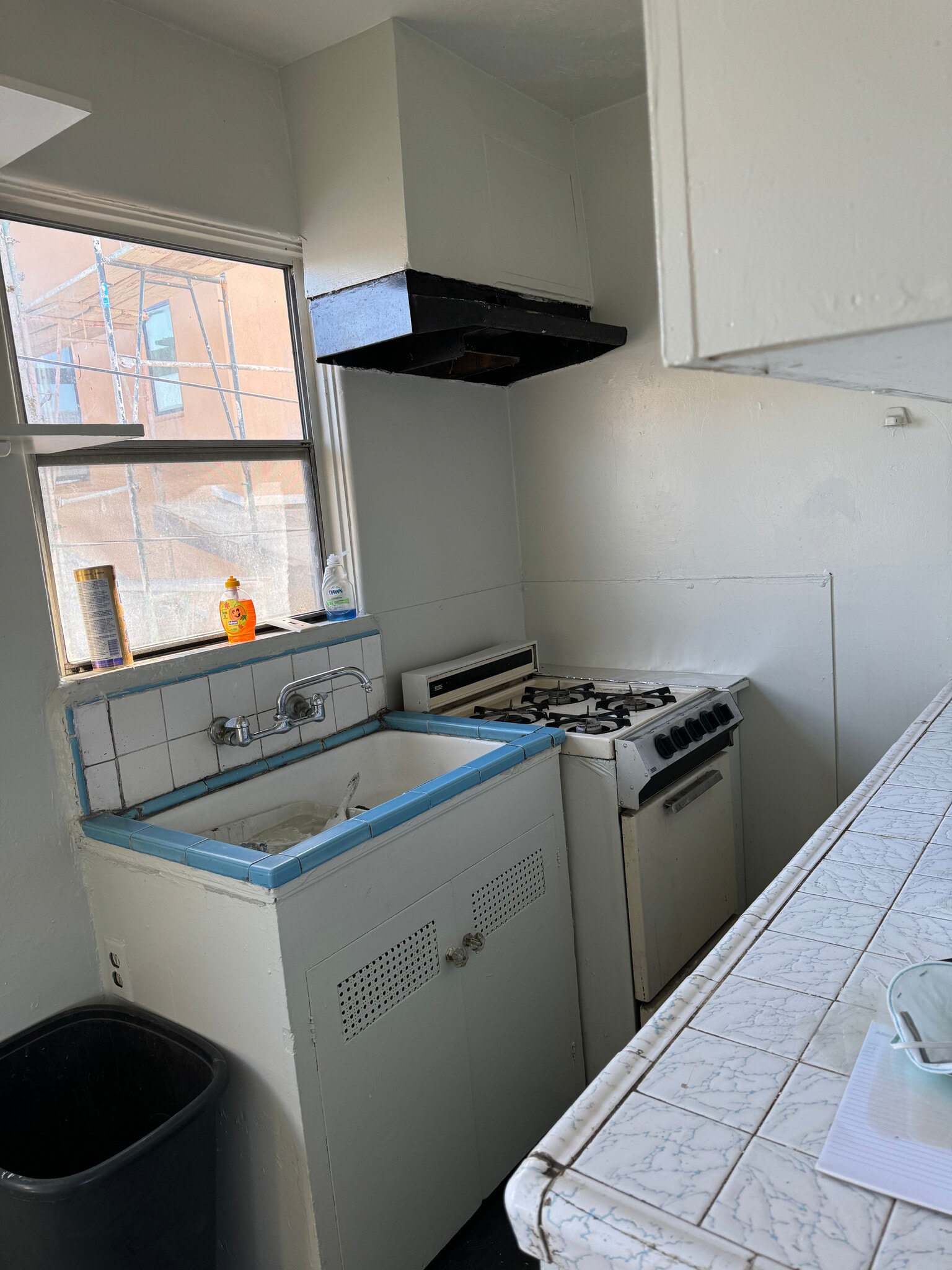 Building Photo - 5943 Primrose Ave