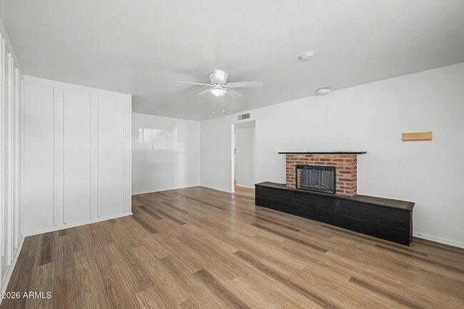 Building Photo - 317 N Elm St