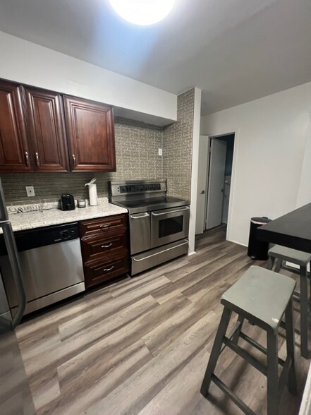 Building Photo - 249 SW 14th St