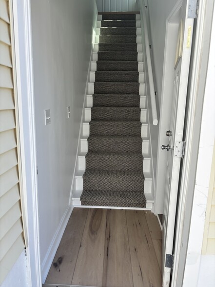 Stairs Up - 1004 Heck St