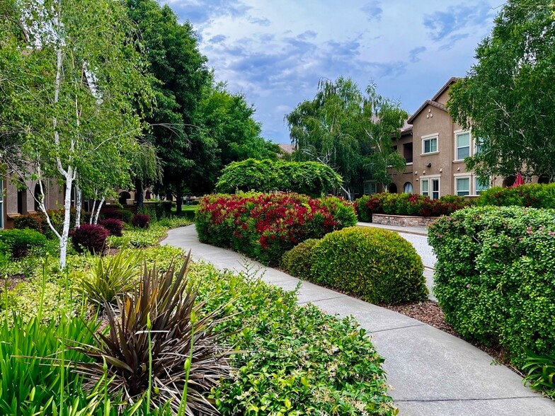 Building Photo - 5350 Dunlay