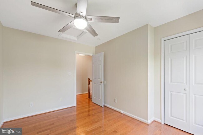 Building Photo - 4970 Manor House Ct