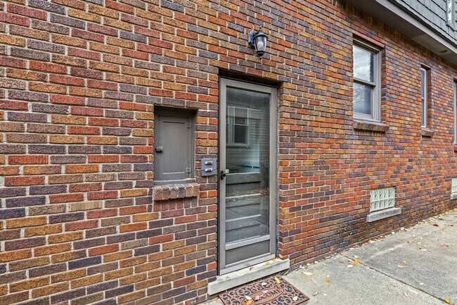 Building Photo - 522 W Hudson Ave