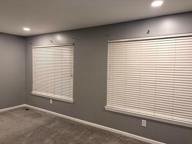 Building Photo - 25582 St James