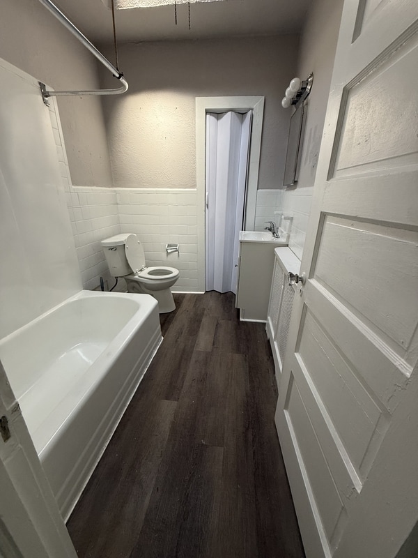 Building Photo - 5623 Ridgewood St