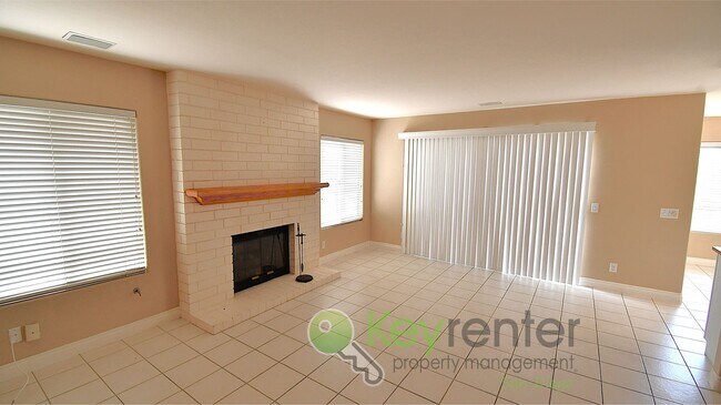 Building Photo - Oceanside |  Single Family Home |2–3 miles away from Hwy 78