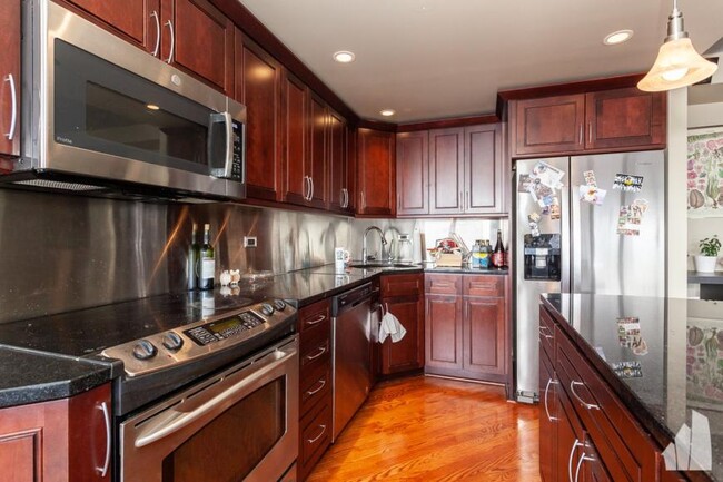 Building Photo - 1 bedroom in Chicago IL 60613