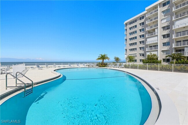 Building Photo - 3443 Gulf Shore Blvd N