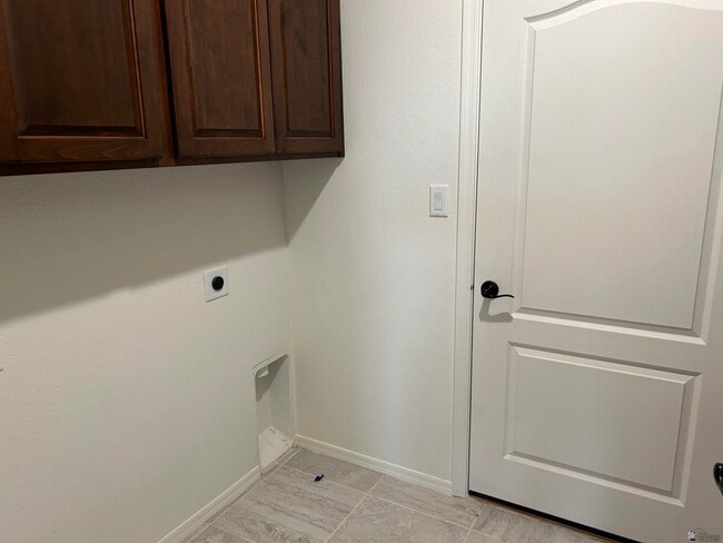Building Photo - 4364 S Sunflower Dr
