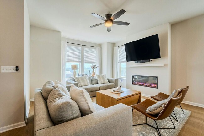 Building Photo - 813 Sawback Sq NE