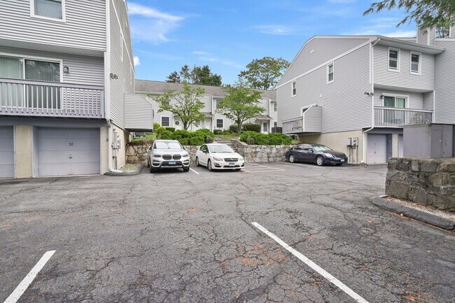 Building Photo - 1 Wolfpit Ave