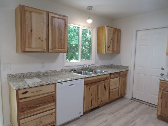 Building Photo - NEW, NEW, NEW!  4 Bedroom House in Billing...