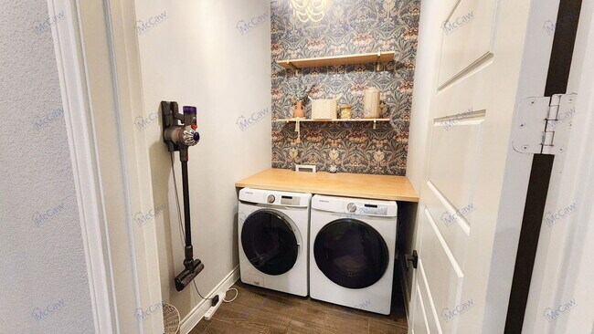 Building Photo - 817 Knoxbridge Rd