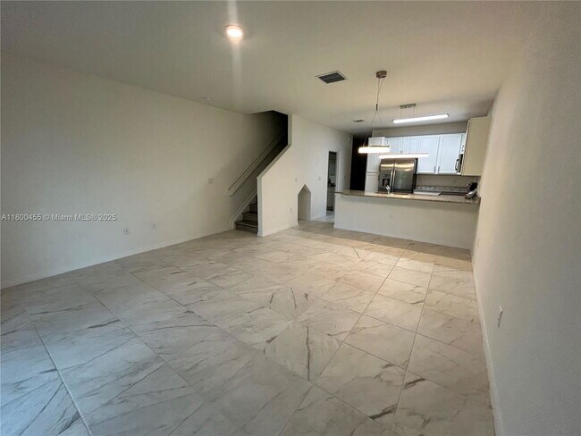 Building Photo - 4756 SW 63rd Ave