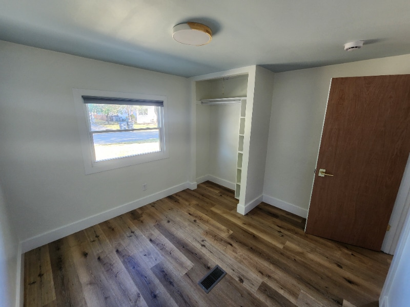 Building Photo - 231 N John St