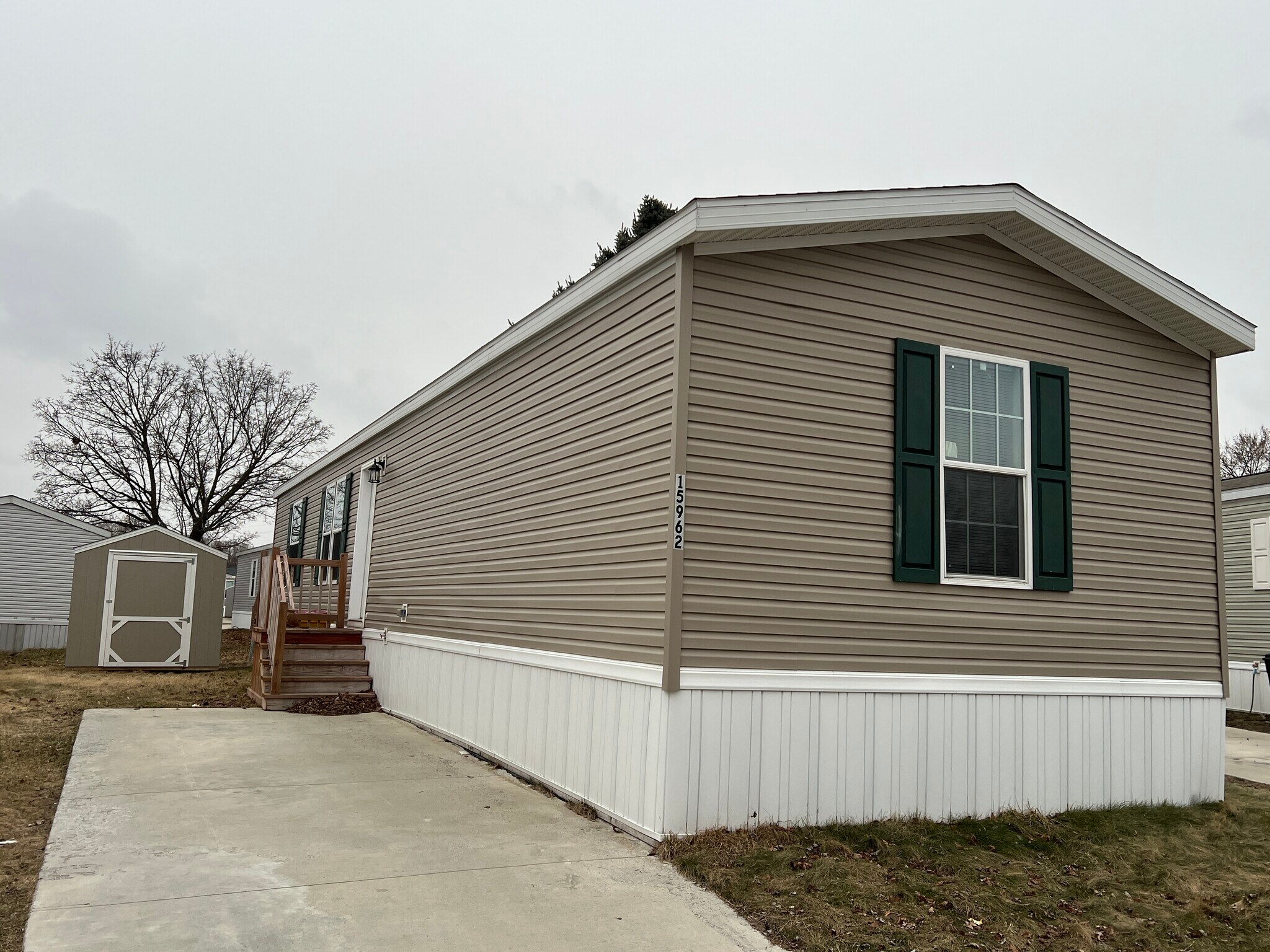 Building Photo - 15962 Villaire Ave