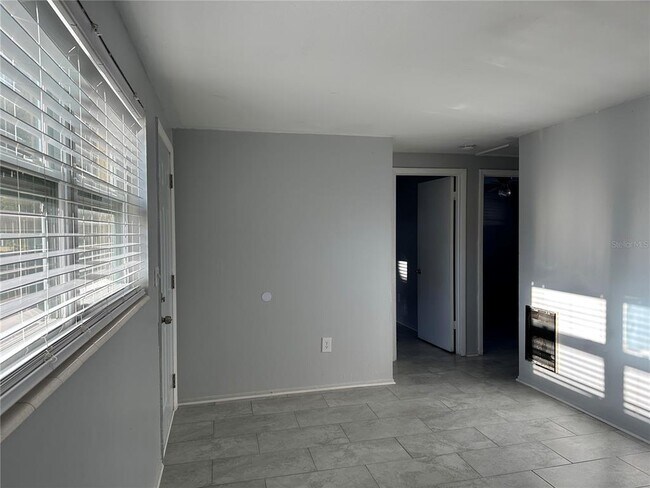 Building Photo - 351 50th Ave N