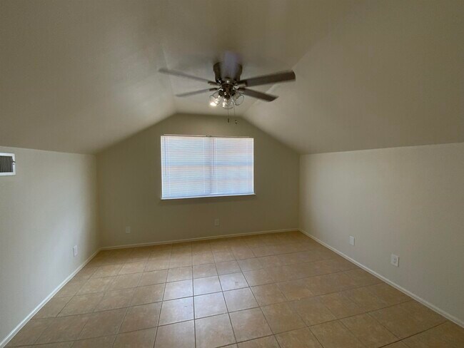 Building Photo - 119 Tours Ln