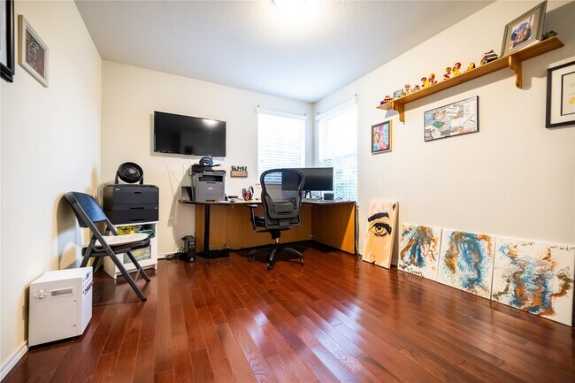 Building Photo - 26318 Cedar Pine Dr