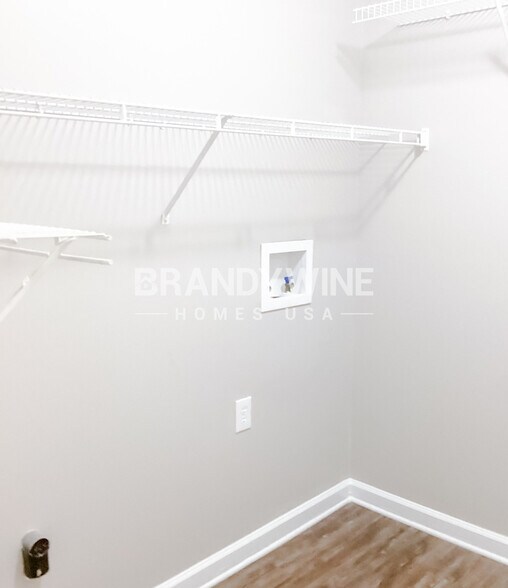 Building Photo - 657 McKenzie Cir