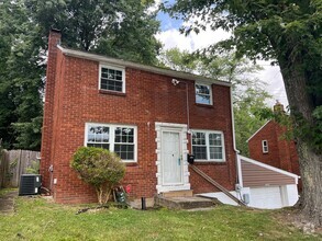 Building Photo - 2BD 1.5BA in Penn Hills!!