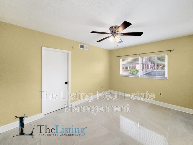 Building Photo - 5505 Hernandes Dr