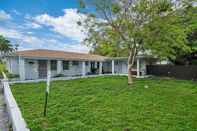 Building Photo - 1049 NW 95th St