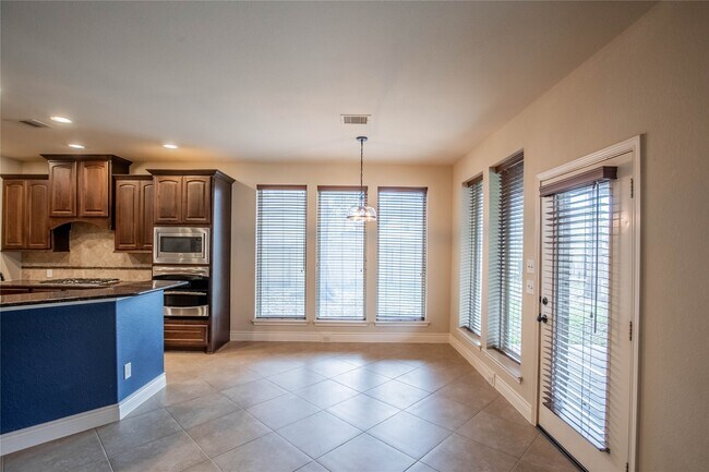 Building Photo - 111 Pinnacle Ridge Ct