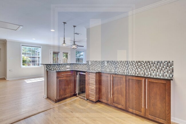 Building Photo - 4815 Woodview Ave