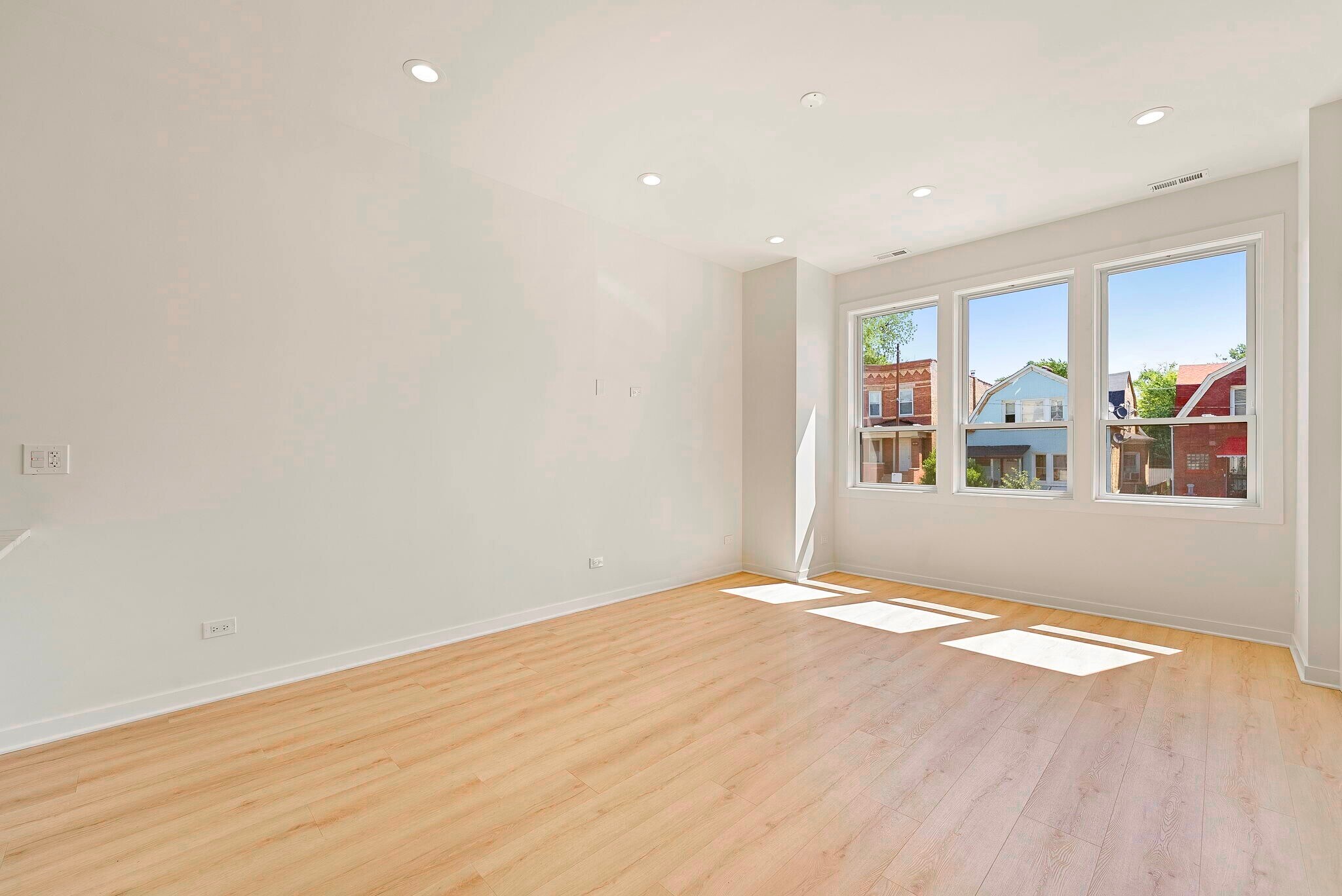 Building Photo - 521 N Lawndale Ave