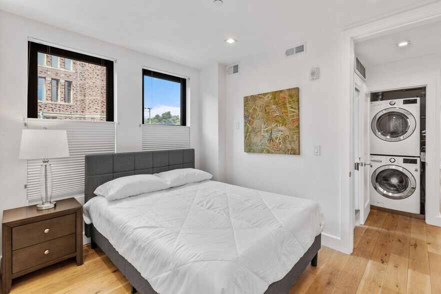 Building Photo - 1363 Minna St