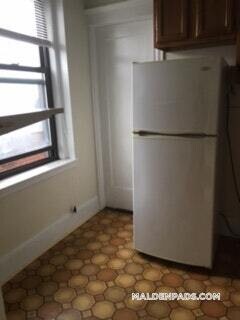 Building Photo - 349 Pleasant St