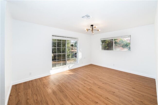 Building Photo - 4406 Scottsdale Rd