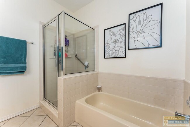 Building Photo - 29 Torrey Pines Dr