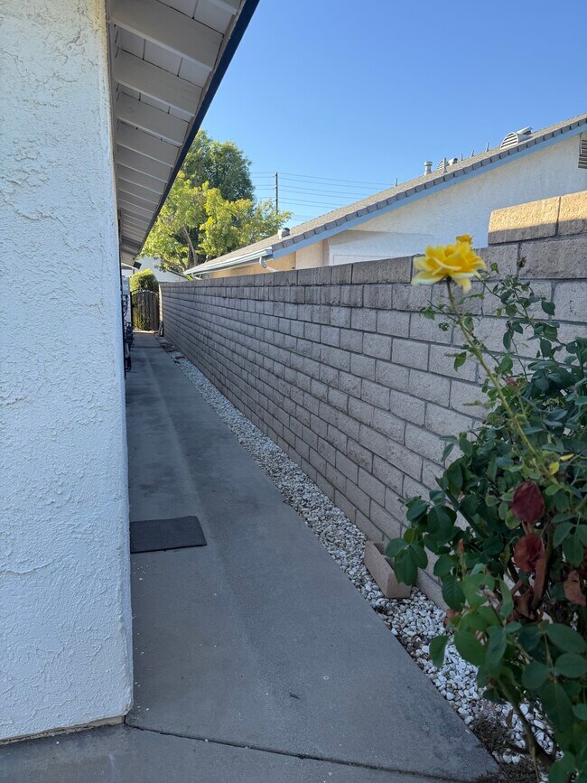 Building Photo - 9140 Crebs Ave