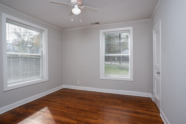 Primary Bedroom - 932 33rd Ave N