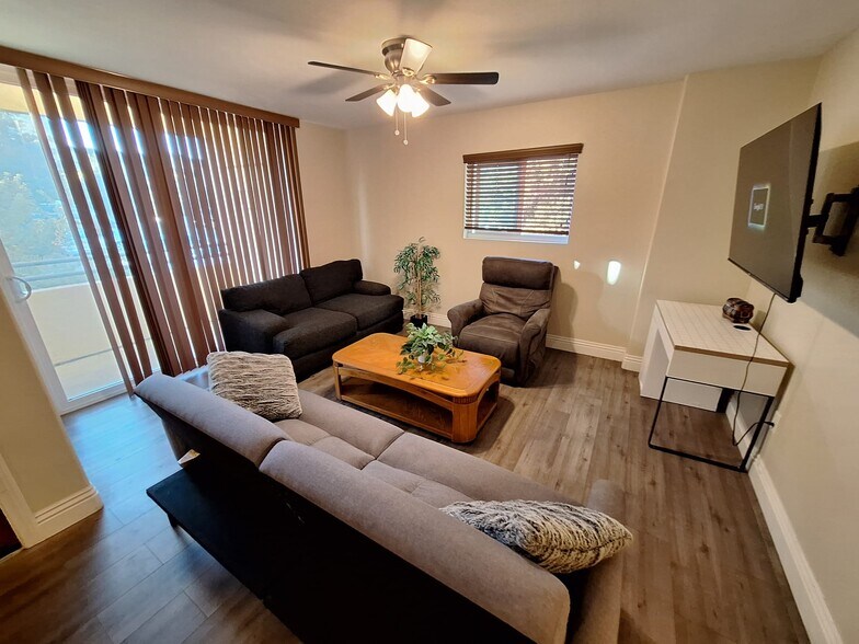 Building Photo - 3989 Nobel Dr