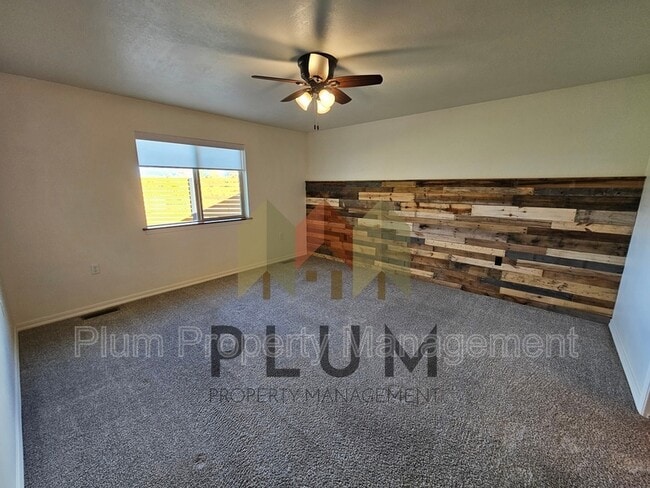 Building Photo - 522 Diane Ln