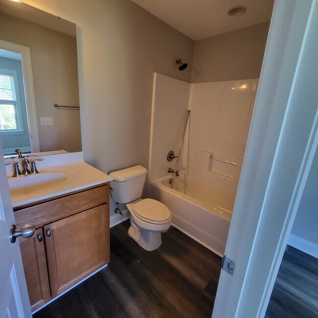 Building Photo - 513 Portstewart Dr
