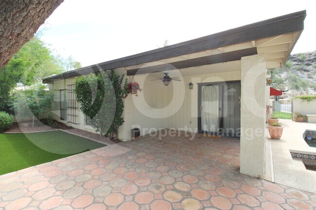 Building Photo - 7702 N Dreamy Draw Dr