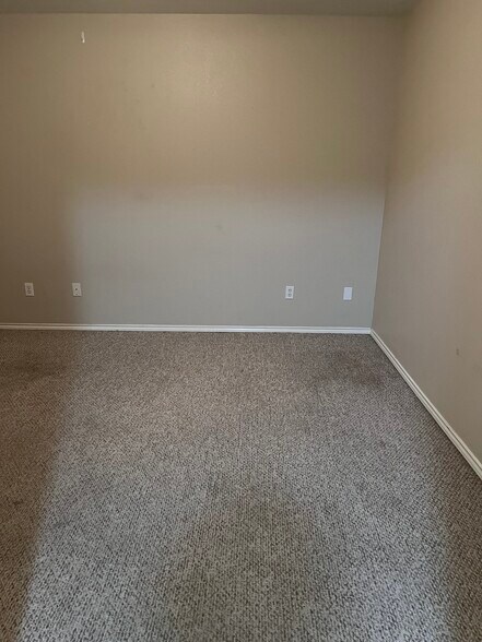 Bedroom - 817 Sonesta Dr