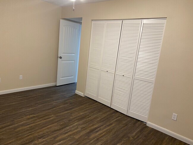 Building Photo - 5702 Golden Grove Ln